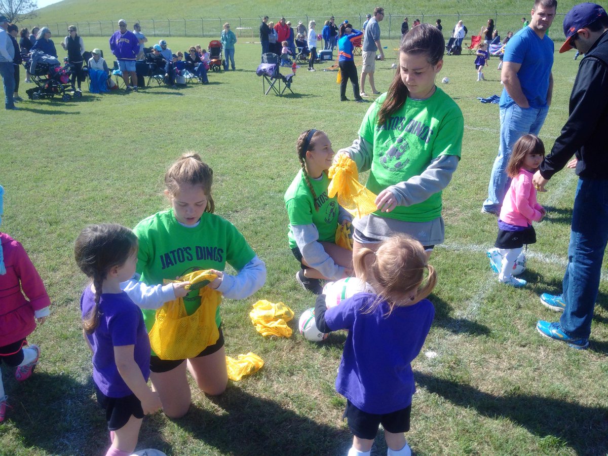 LVSers back in the community working 4 <a href="/jatoathletics/">JATO Athletics</a> <a href="/FWYouthSoccer/">FortWorthYouthSoccer</a> #JATOdinos u4 Program at Benbrook Soccer Complex