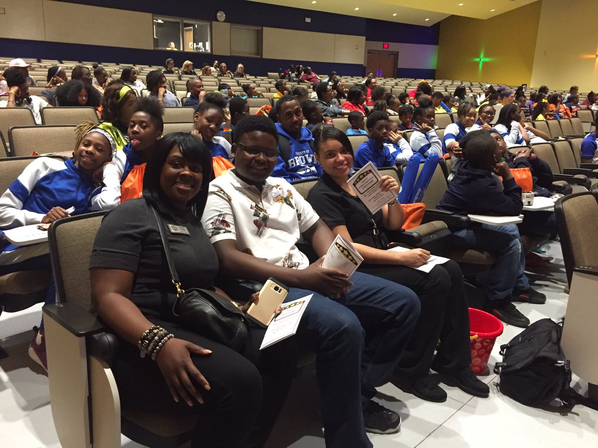 APS Board member E. Collins Promotes Wellness! #2Fit2Quit @APSBrown