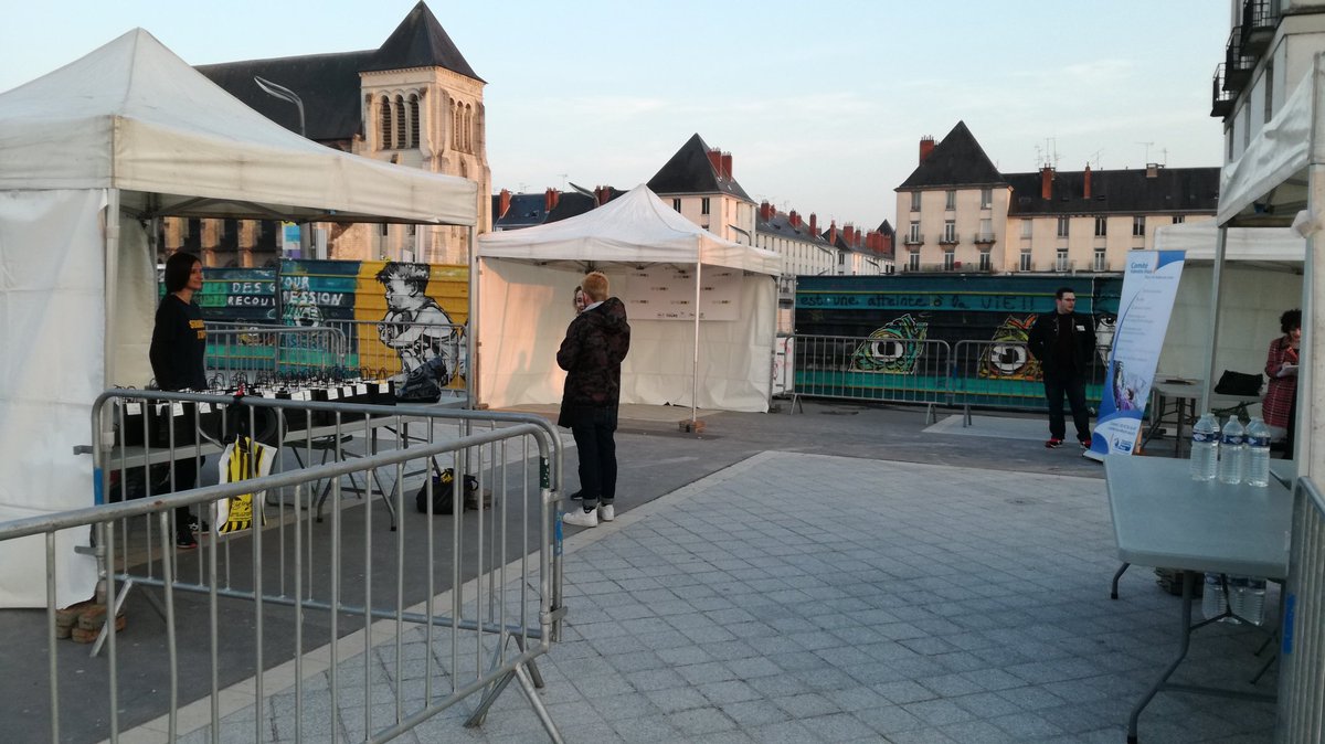 sensorun_tours's tweet photo. #SENSORUN On vous attend nombreux place Anatole France pour vous remettre vos sacs pour le parcours ! https://t.co/U8rUhziC3d