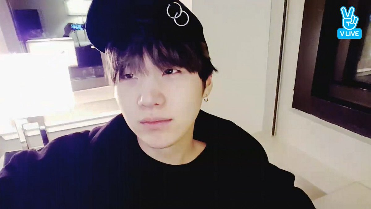 minyoongipics's tweet photo. it's official i'm a crying mess https://t.co/C5iFaBCyFn
