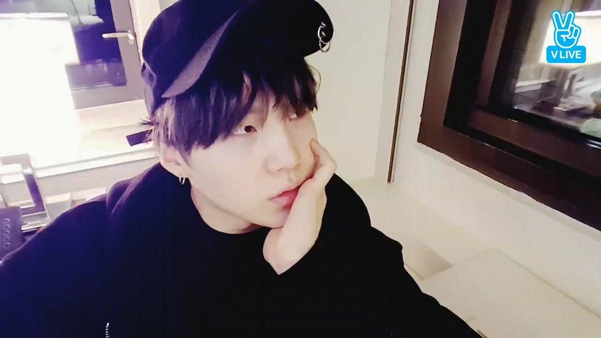 minyoongipics's tweet photo. it's official i'm a crying mess https://t.co/C5iFaBCyFn