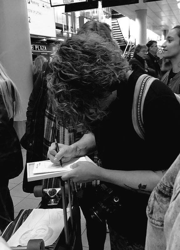 KNJNL's tweet photo. I've got you on my side forever now. ❤💉 https://t.co/w5104nG0Jj