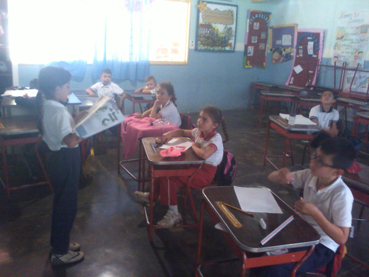 2do. y 3er. grado trabajando con la Revista Tricolor.
recaudoscrah@yahoo.com  <a href="/CLIFPJauregui/">CLIFPMV Jáuregui</a>