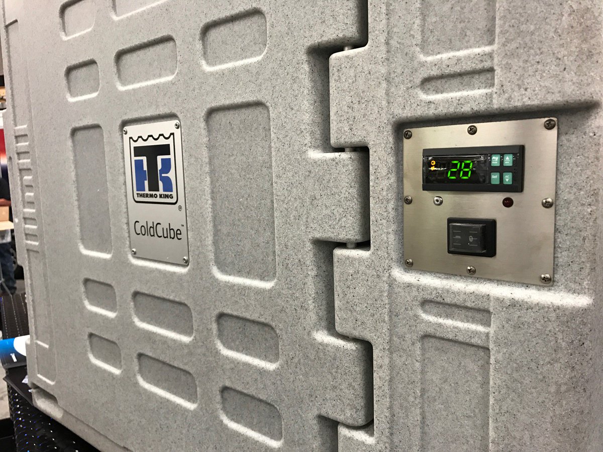 ConvoyServicing's tweet photo. It's #hot outside, but it sure is #cold in here!! Come check out how cold our #coldcube can get at the @dfwautoshow #catering #frozen #fresh https://t.co/pm6Z5W0UQI