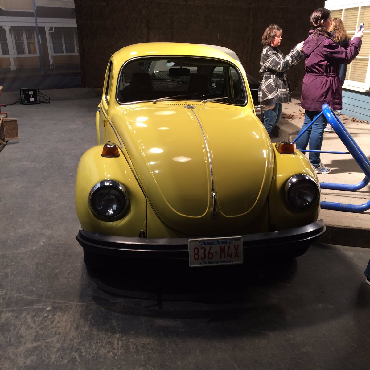 SerendipityWAF's tweet photo. @jenmorrisonlive I might just need to steal Emma's ride. #101DaysOfSmiles #ouatvan https://t.co/u5hozcGMw0
