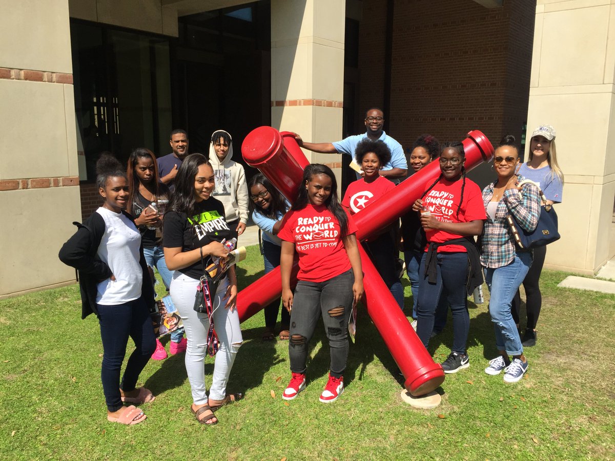 PaceinAction's tweet photo. A big THANK YOU to PACE Students &amp; Parents who joined us for our 3rd 2017 Campus Tour today at @RiceUniversity! #PACEInAction https://t.co/OkSKsCF3yp