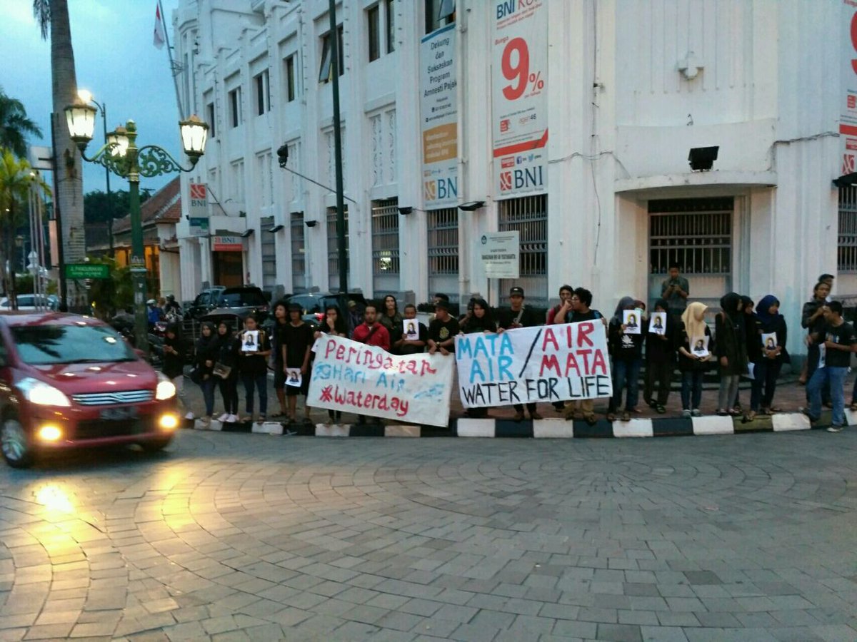 Sisi depan BNI 0 km..  Aksi kami.. Maklumat Hari Air.. 
#gerakanpecintaalamuntuknegeri