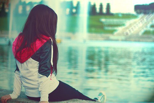 foheee's tweet photo. هُناك يوم يمُر على الإنسان كـ أنهُ سنه ، وآخر يمُر عليه كـ أنهُ ساعة ، كلاهُما يوم ولكن بِـ مشاعر / مختلفة .! https://t.co/J6pA388kUS