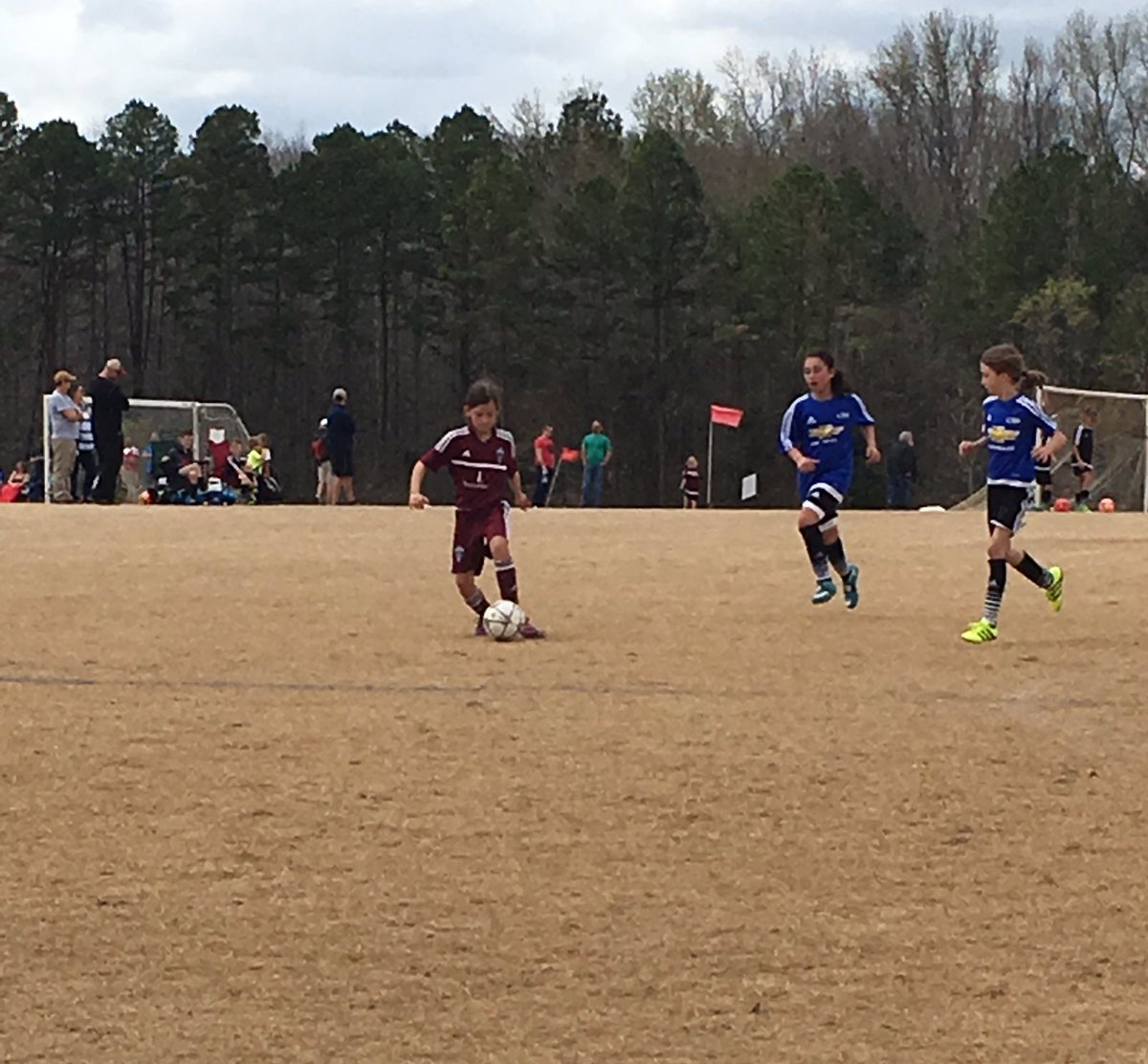 amfregan's tweet photo. Great morning watching my baby play soccer @RapidsGirls @CoachEm6 #rapidson3 #crazyfootwork #lovewatchingherplay https://t.co/ez3ujpUoXv