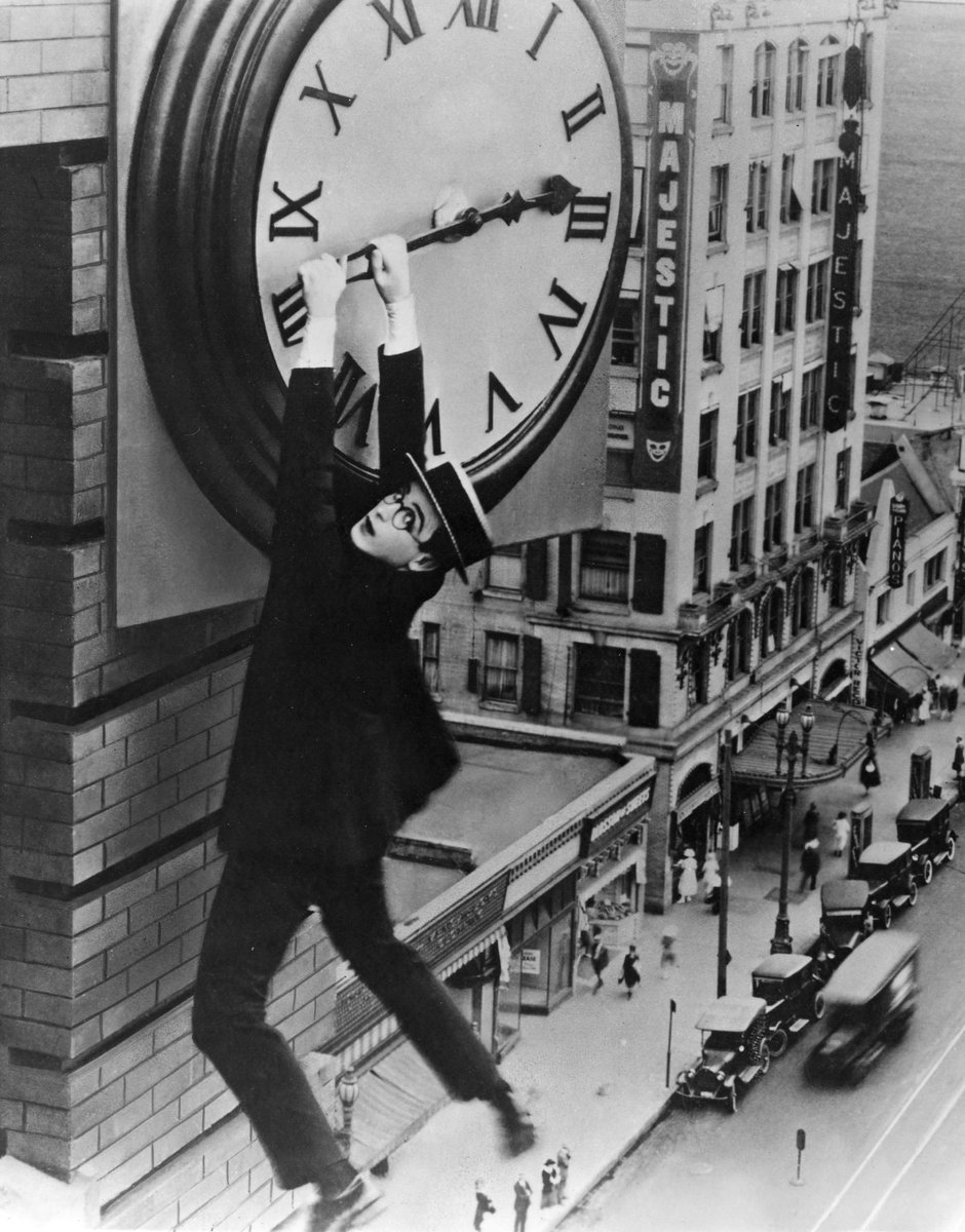 LincolnMedia's tweet photo. DON'T FORGET :
CLOCKS FORWARD TONIGHT
#onehourless https://t.co/HQiAnvM5cs