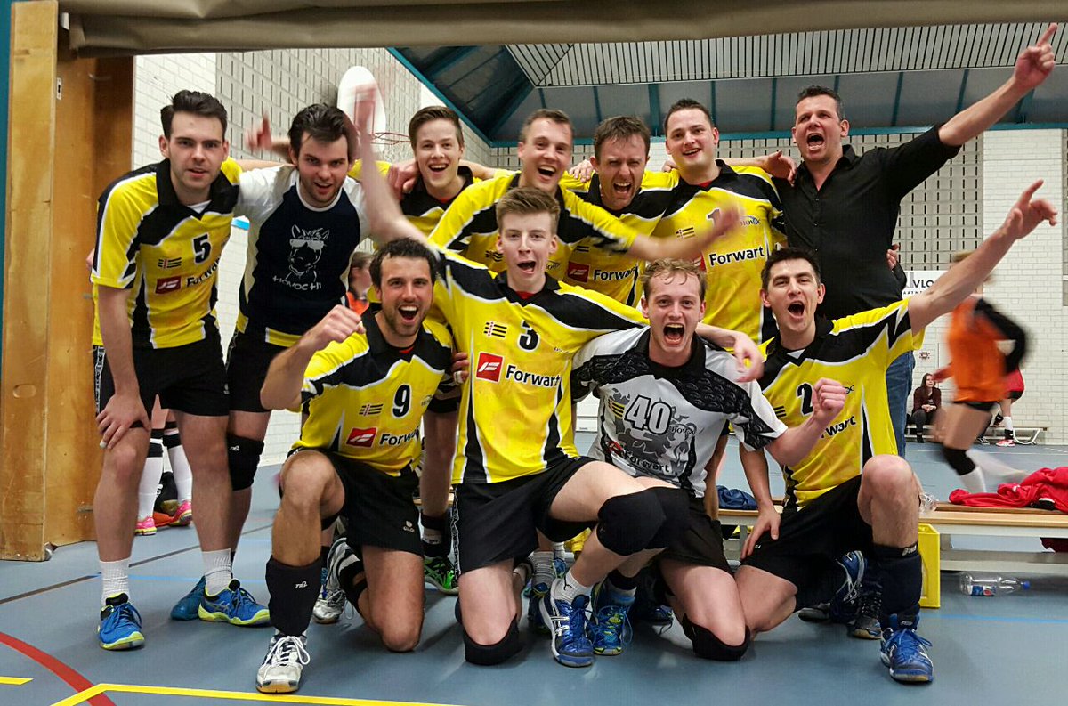HovocHorst's tweet photo. Hovoc Heren 1 wint met 1-3 en is KAMPIOEN! Voor het 3e jaar op rij, een unicum! Op naar de tweede divisie, proficiat! https://t.co/AITuMOn3nS