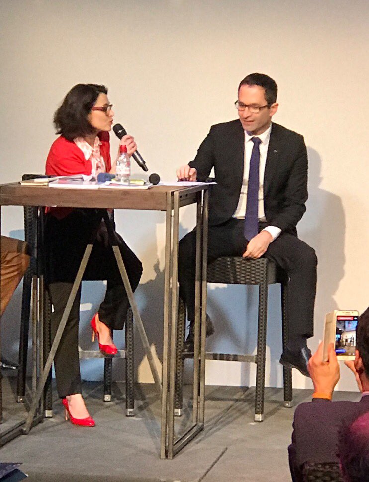 elsagrangier's tweet photo. Merci à @benoithamon et aux représentants @FdeRugy (#macron) @GuyGeoffroy (#fillon) @Vannier75 (#melenchon) d'avoir échangé auj #pourlecole https://t.co/hhFFkHPtw3