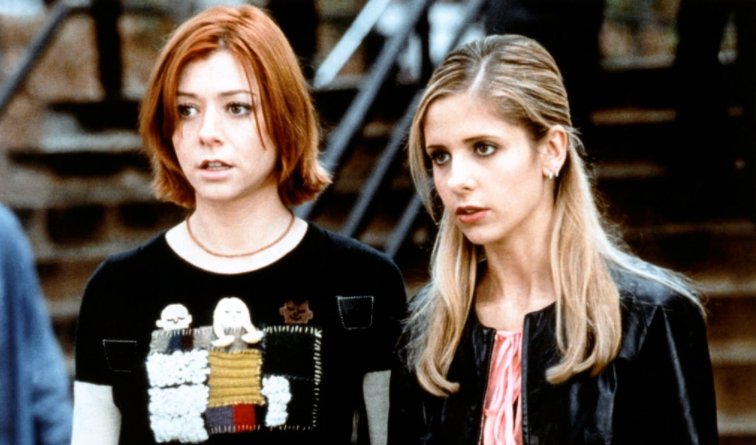 EW's tweet photo. PSA: #BuffyTheVampireSlayer is leaving Netflix next month https://t.co/28ACmryA77 https://t.co/iJBab26038