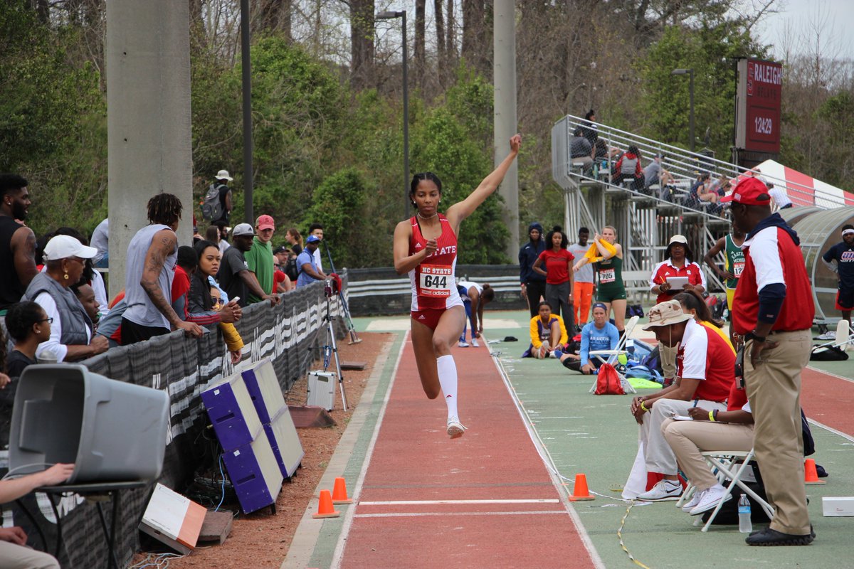 Pack Track Field Javonne Antoine And Amara Bell Both Pr In The Triple Jump Antoine 2nd With A Mark Of 41 4 25 And Bell 3rd With A Jump Of 40 6 25