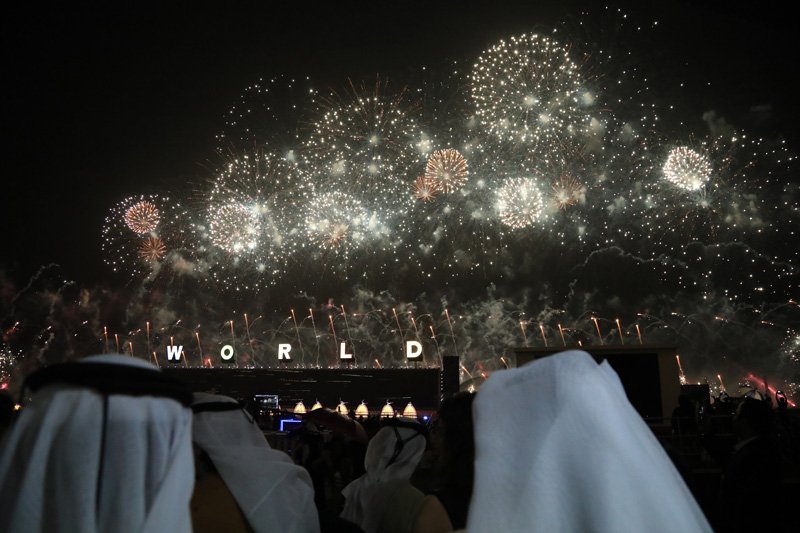 AlBayanNews's tweet photo. تفاعل كبير من الحضور مع احتفالات #كأس_دبي_العالمي
#DRWorldCup
#DWC17
#البيان_القارئ_دائما
تصوير ــ سيف الكعبي https://t.co/cXjYS7DIcu