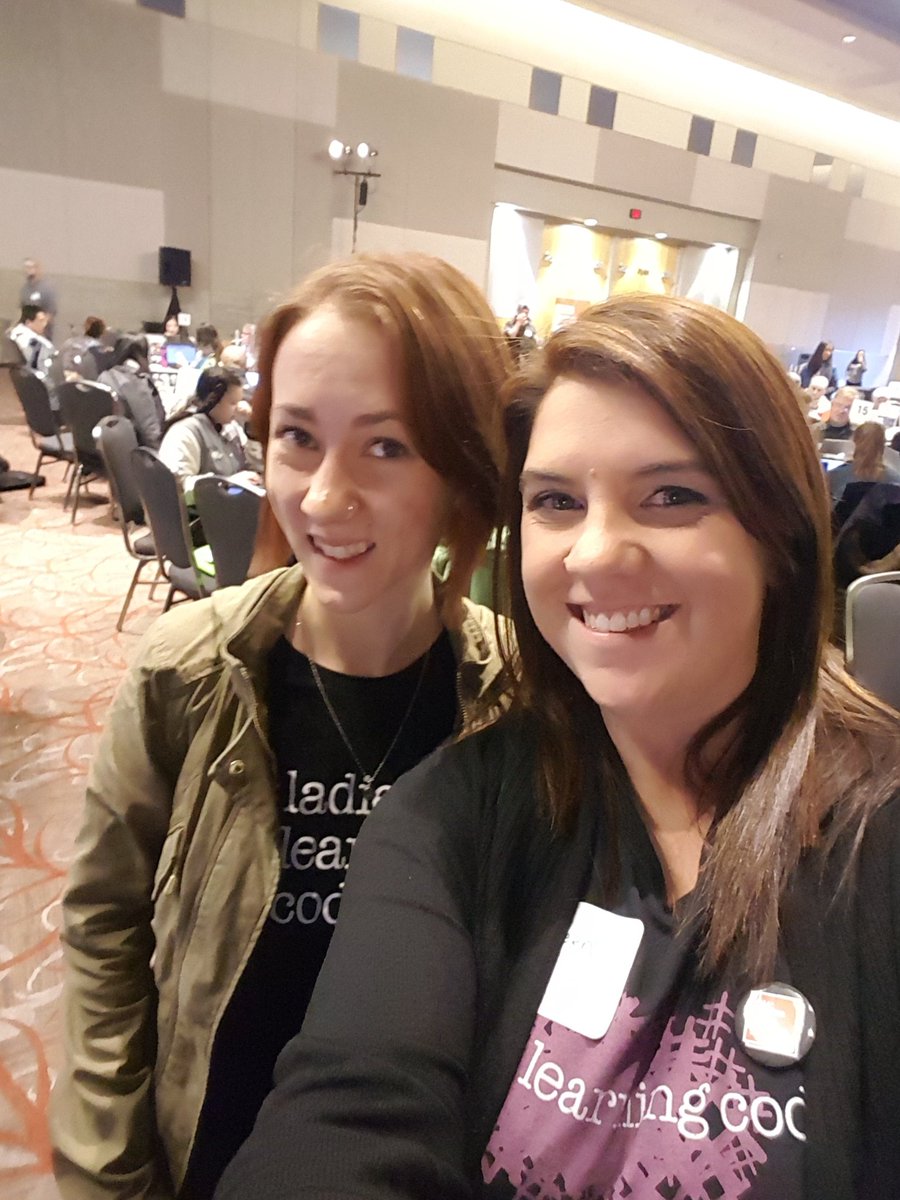 learningcodeyxu's tweet photo. Having a great time mentoring at #html500 https://t.co/78E4yWcKyT