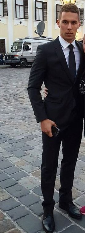 MrGrz1897's tweet photo. Mi stava aspettando fuori la chiesa per sposarmi. 
SI 
@PjacaBello 😂😂😂😂 https://t.co/4JGPcI0gUT