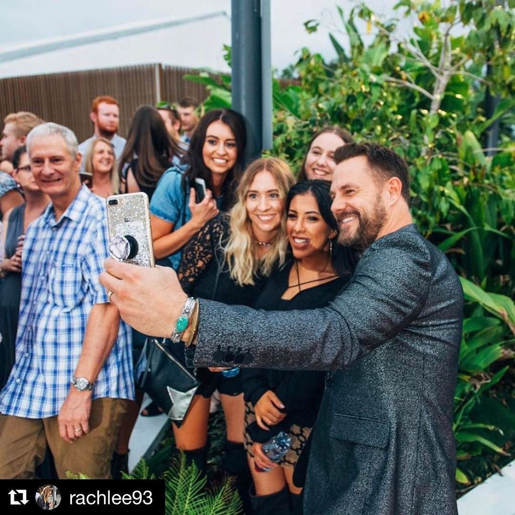 LbtMedia's tweet photo. #Repost @rachlee93 with @repostapp
・・・
Love these happy people. 🖤🖤 #CMCAwards #thisisqueen… https://t.co/fqDO0Z10eY https://t.co/5g1Z8PIRG7