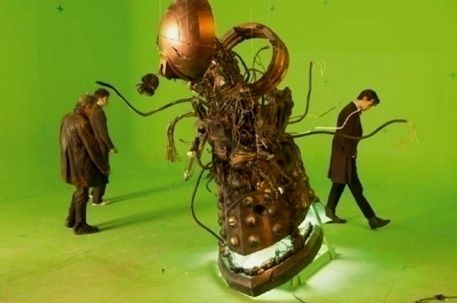 Glitter_Rock's tweet photo. Here's the random #DoctorWho pic of the day! #randomDWpic #JohnHurt #DavidTennant #MattSmith #Dalek #TheDayOfTheDoctor https://t.co/0CWSq9RSqs