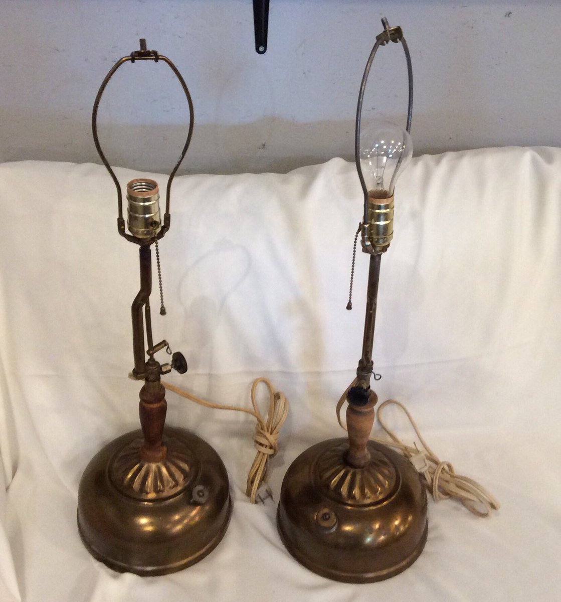treasure2hunt's tweet photo. #kerosene lamps converted to electric #lamps $120 pair #unique #verycool #iwantthat https://t.co/Afw85wAn3w