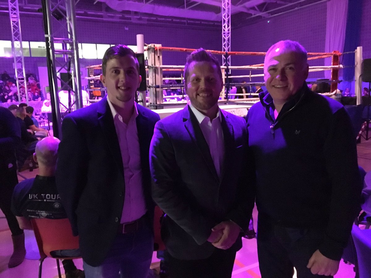 YFfeitS4C's tweet image. Noson fawr o focsio yn dechrau yma ym Merthyr! #YFfeit 🥊