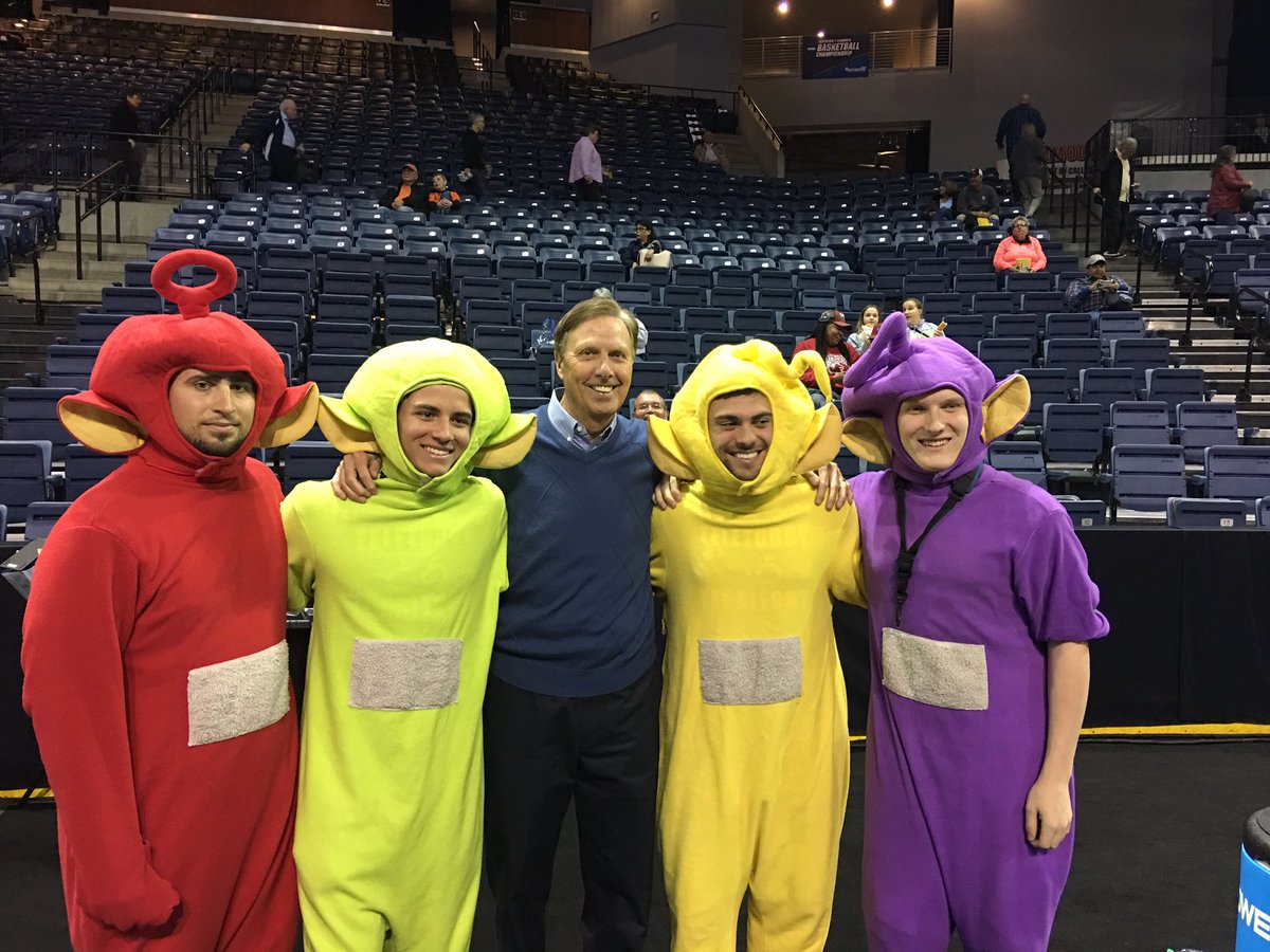 .<a href="/QuinnipiacU/">Quinnipiac University</a> Pres. Lahey has arrived and takes some pics with the Teletubbies