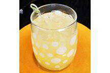 TenPenh's tweet photo. The Asian Pear- Pear @absolutvodka, Domaine canton ginger liqueur &amp; pineapple. Perfect start to Saturday evening. #tysonscorner https://t.co/TbrShxGo6o