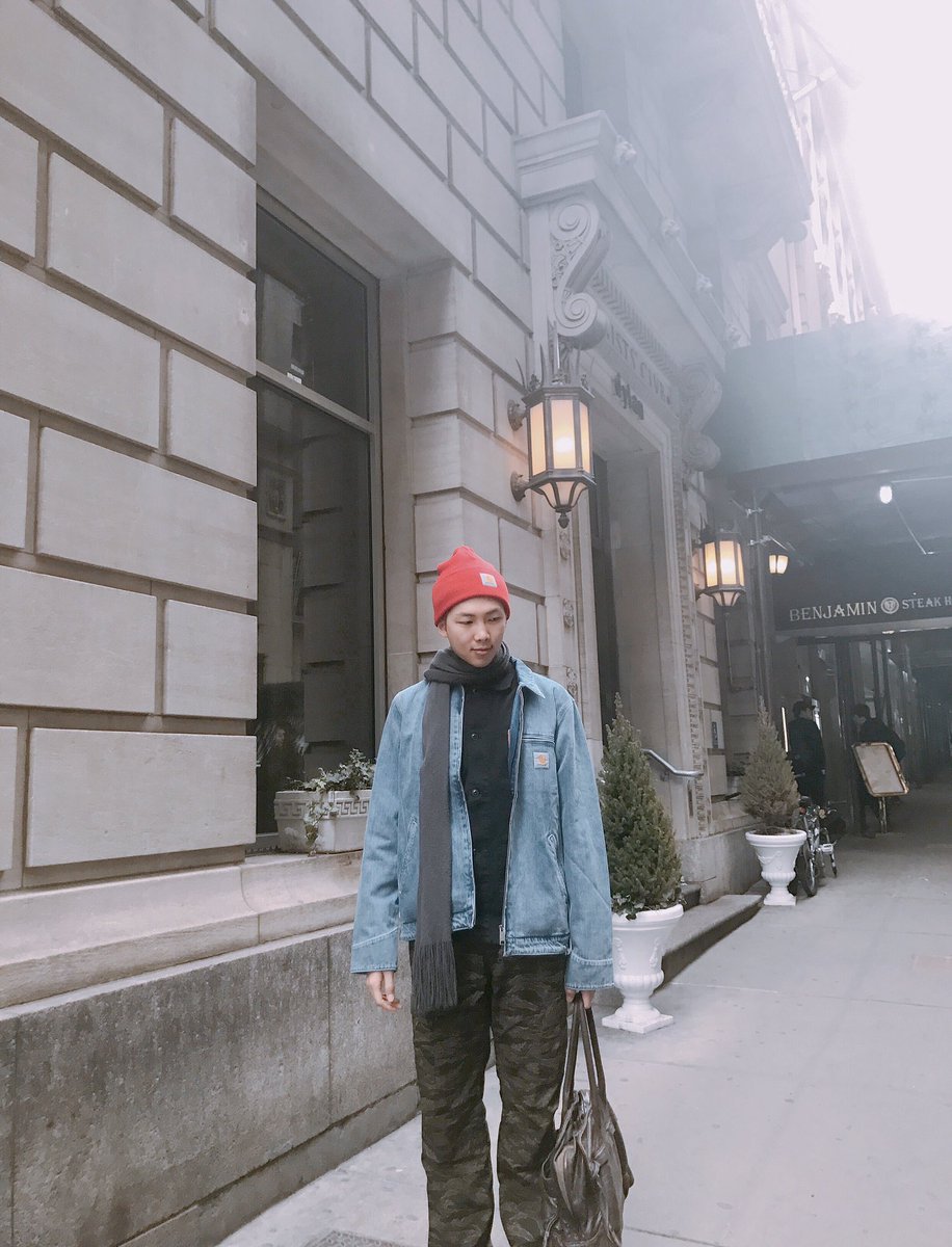 BTS_twt's tweet image. Bye NYC 🤚 #김데일리