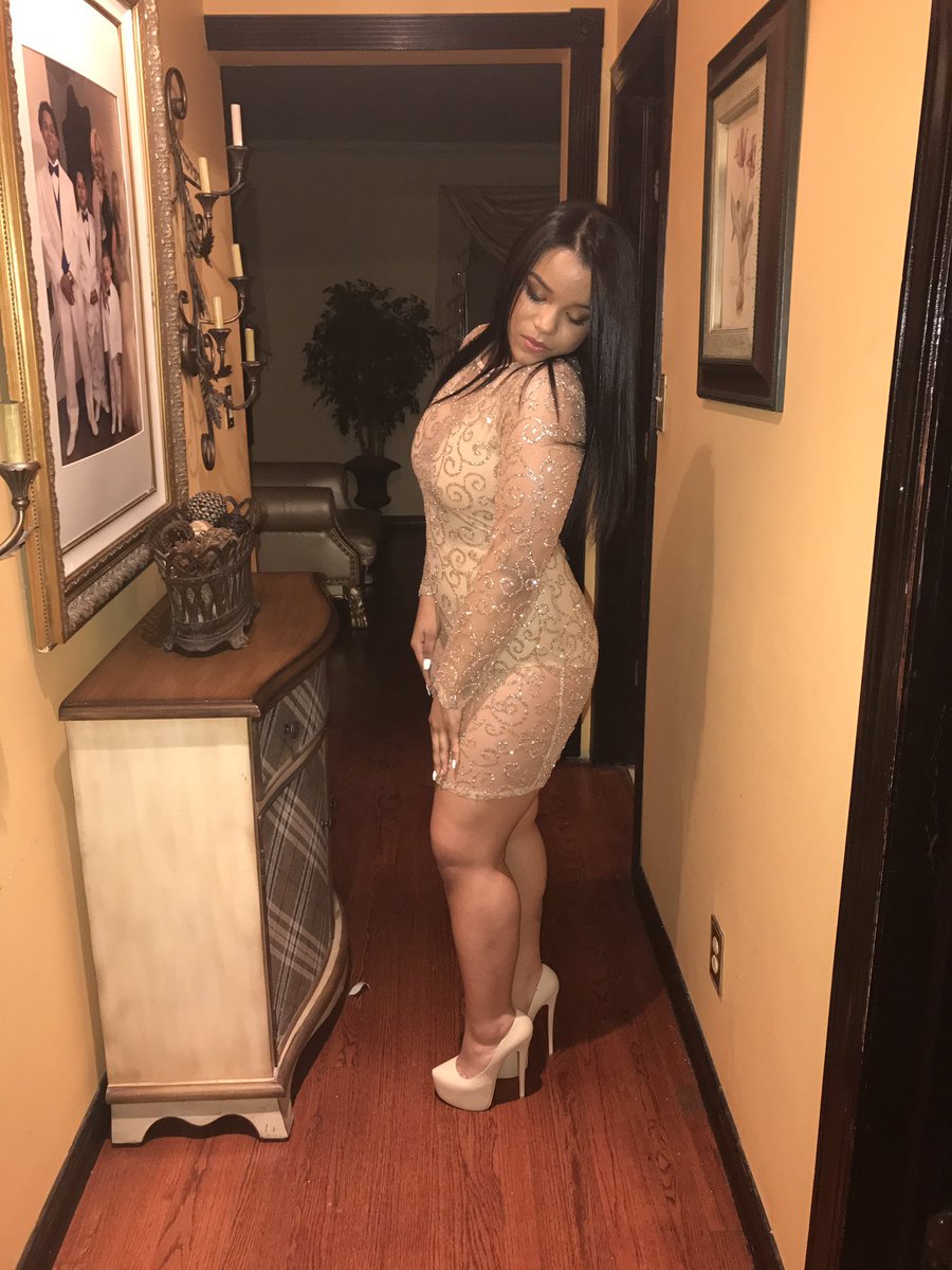 ShortyRose_'s tweet photo. Blessed to see another year 🎈🙏🏽 ... happy borns to myself 😍👑 https://t.co/YKrqLem2Az