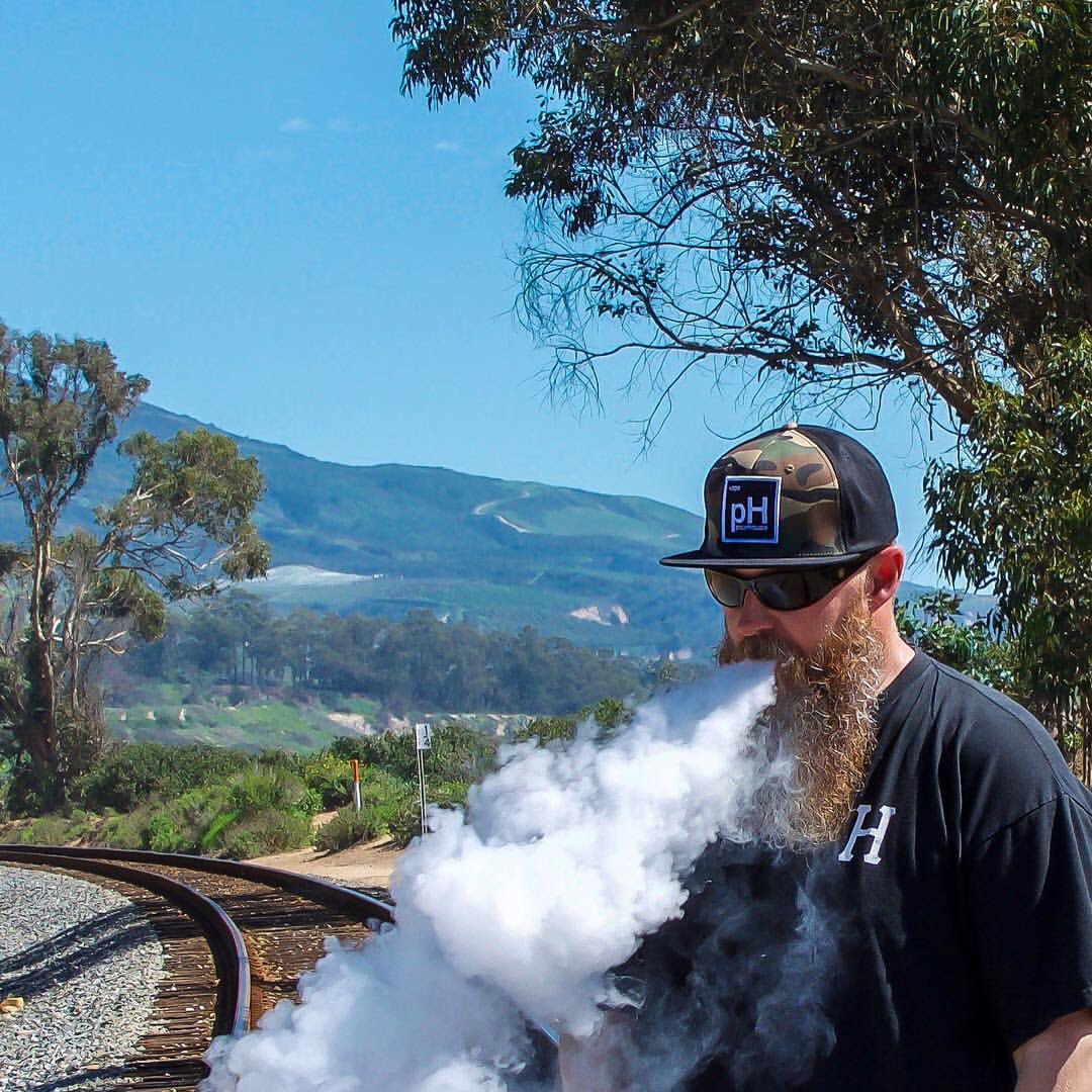 Awesome pic from <a href="/belaw805/">Brian Lawson</a> of our friend <a href="/huero71/">rafael perez</a> rocking the pH SnapBack 👊🏼 <a href="/PourHouseVape/">Pour House</a> --------> <a href="/LFNTdistro/">LFNT</a> #vape #vaping