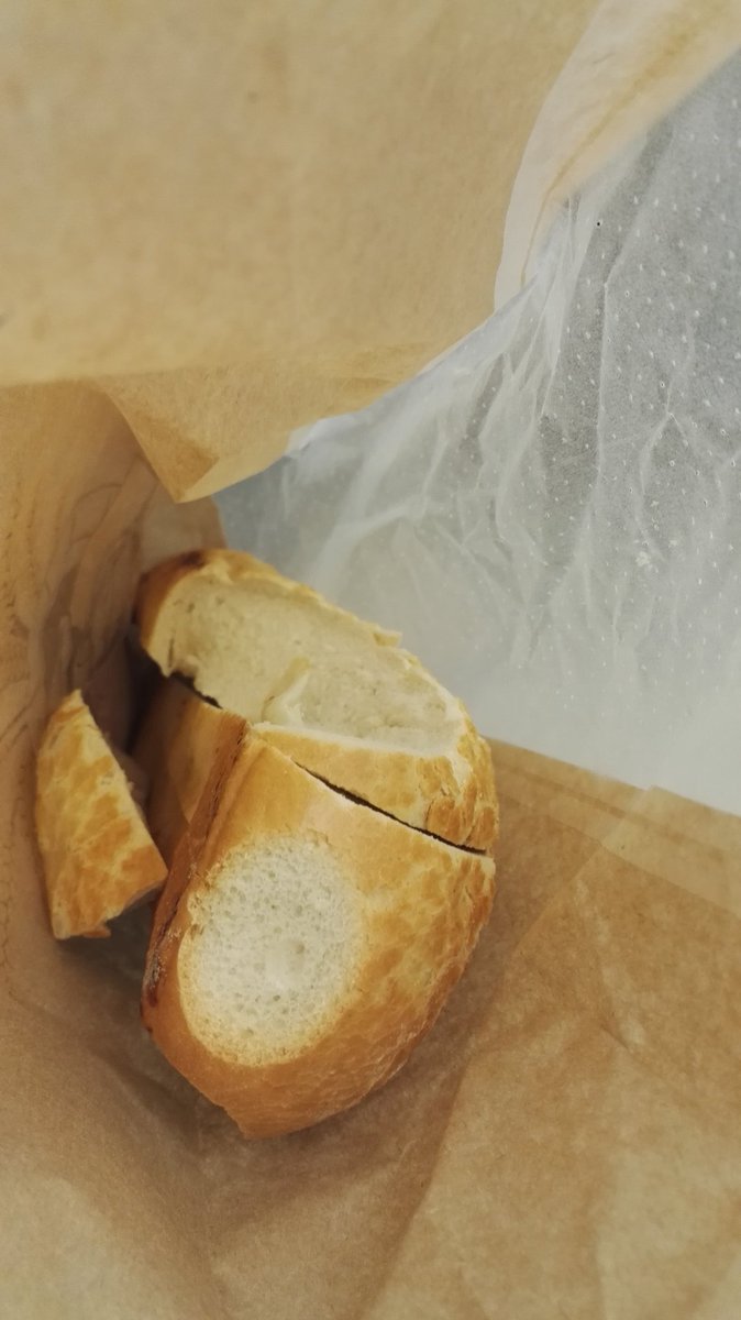 lwright713's tweet image. Bread slicer fail 😂 #lidlsurprises #simpletasks