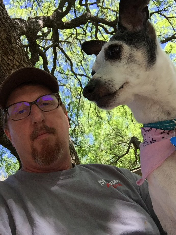 crit's tweet photo. Porch companion. #springinaustin https://t.co/GyRCBrZgJS