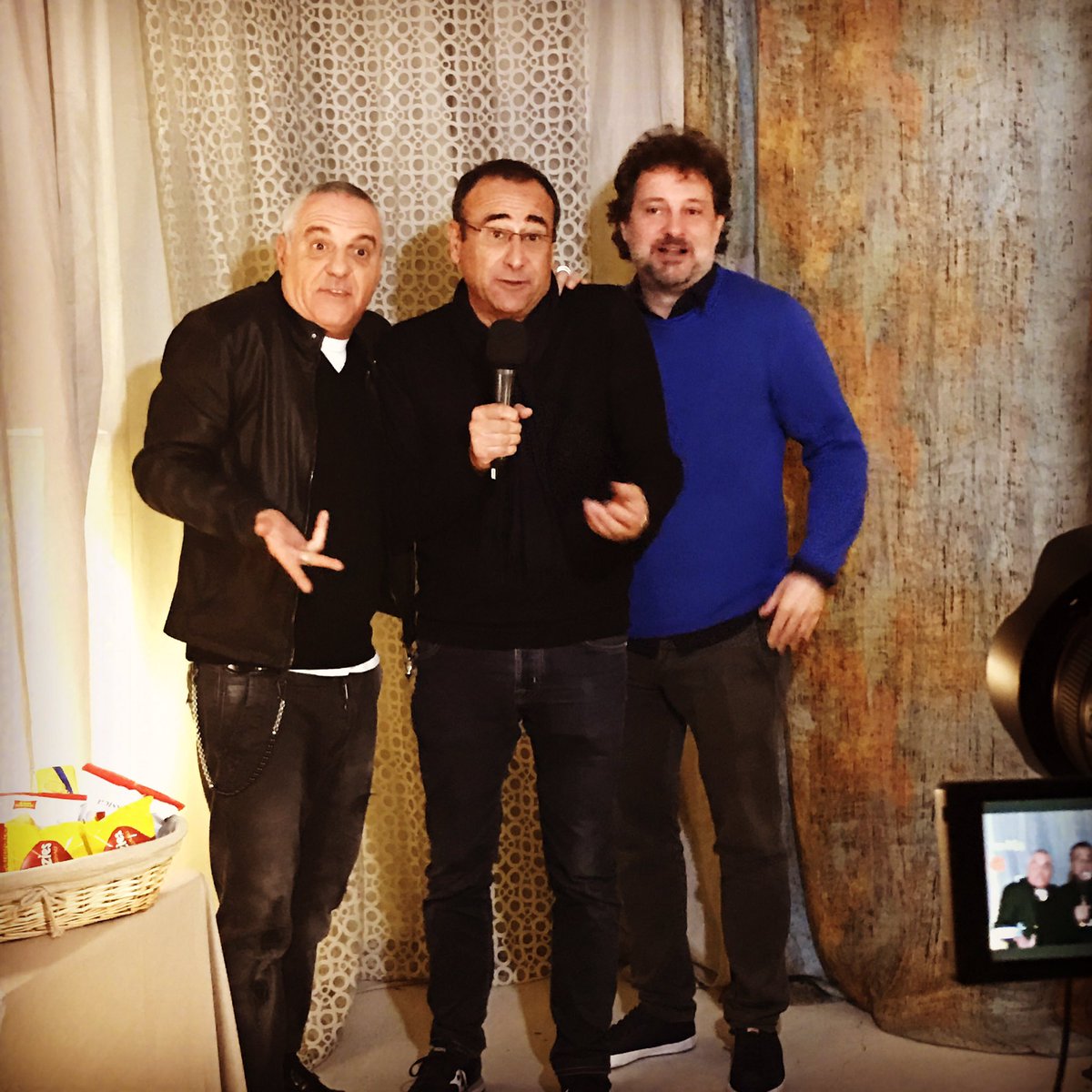 boguslab's tweet photo. Con loro anche un'intervista diventa Show! @GioPanariello @CarContiRai @leonardopieracc @LuccaSummerFest https://t.co/sw1pmdicrI