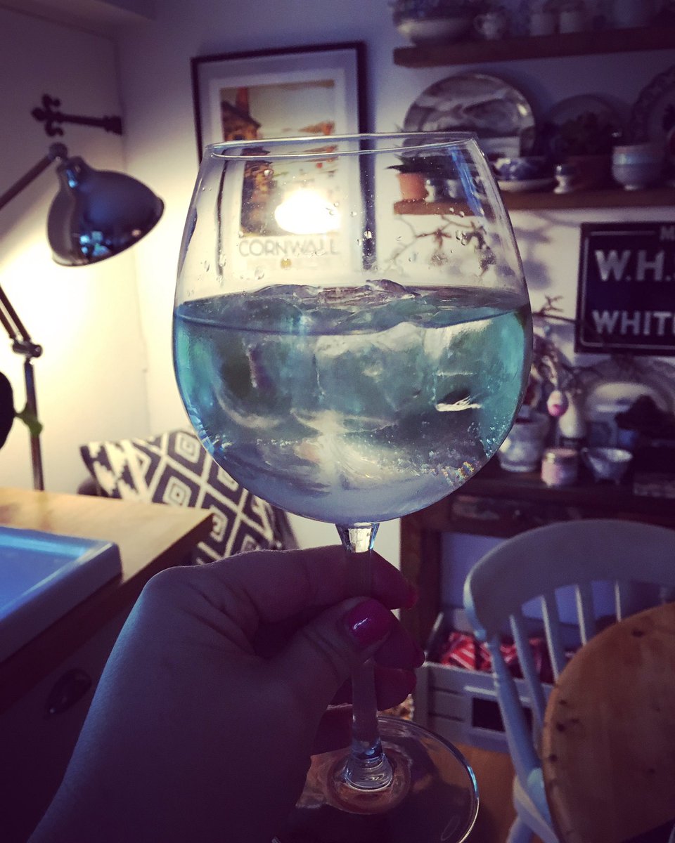 ColbourneSarah's tweet image. Time for a G&amp;amp;T anyone?...... Tarquins Cornish Gin utter bliss ❤🍾👌😉
