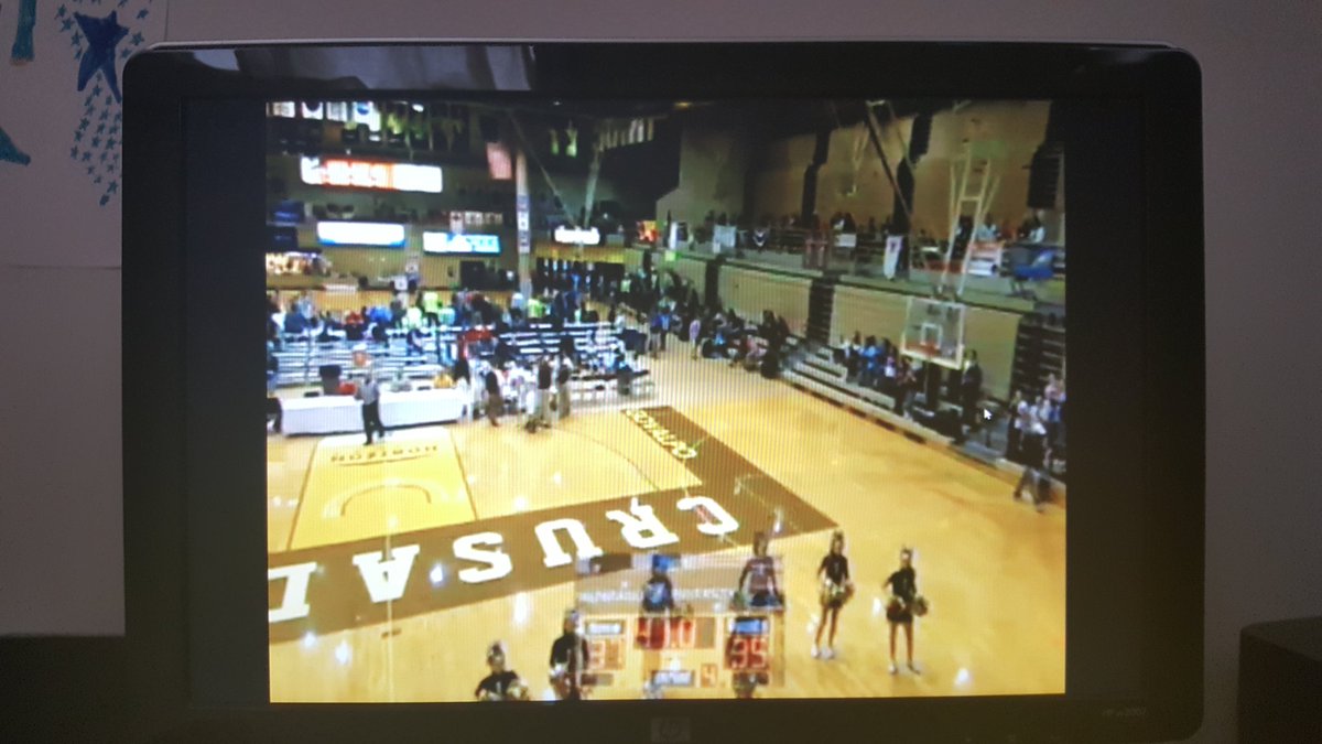 Nail biter..45sec left😲 let's go chargers! <a href="/CCLSChargers/">CCLS - St. Louis</a>