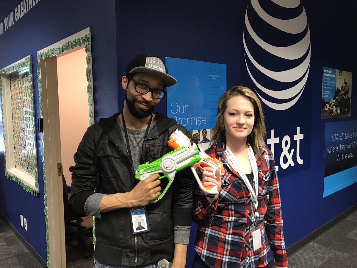 AMOS_EDC_TPBOI's tweet photo. KC got another DTV sale and won yet another blaster battle! https://t.co/p5Re77WxbO