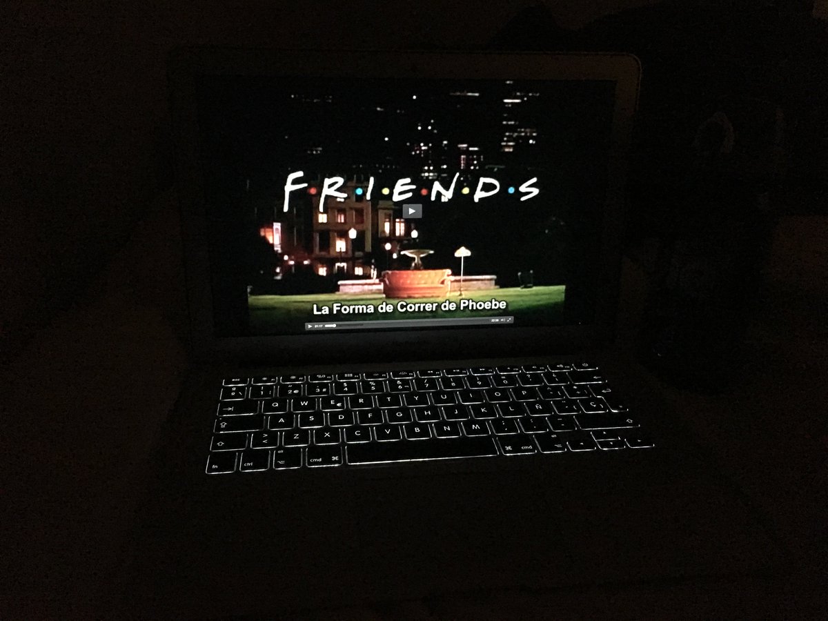 FerCastallo's tweet photo. Spending the #IEEarthHour watching the best show in the dark, let's take care of our planet, there's no Planet B! #changeclimatechange https://t.co/OCpWPXUOif