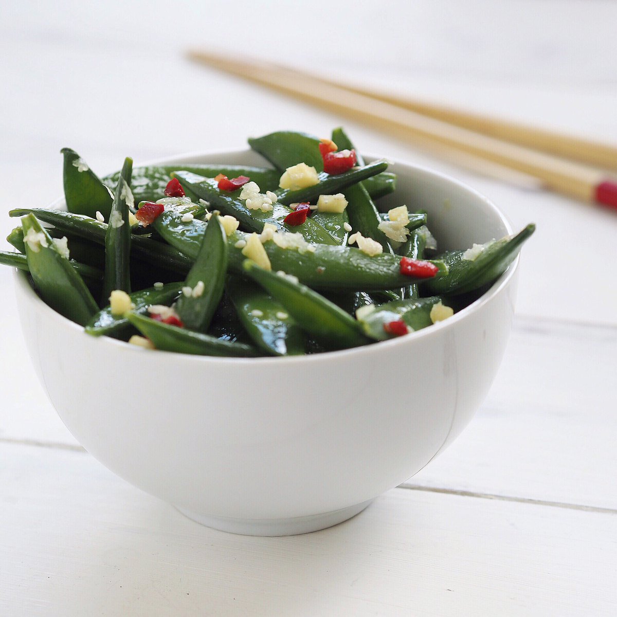 fcitbs's tweet photo. #Spicy snap #peas! Great little #snack to pile into a bowl and share. #Recipeon my insta & FB 😘 #cleaneating #fitfam https://t.co/38MxsJYijN
