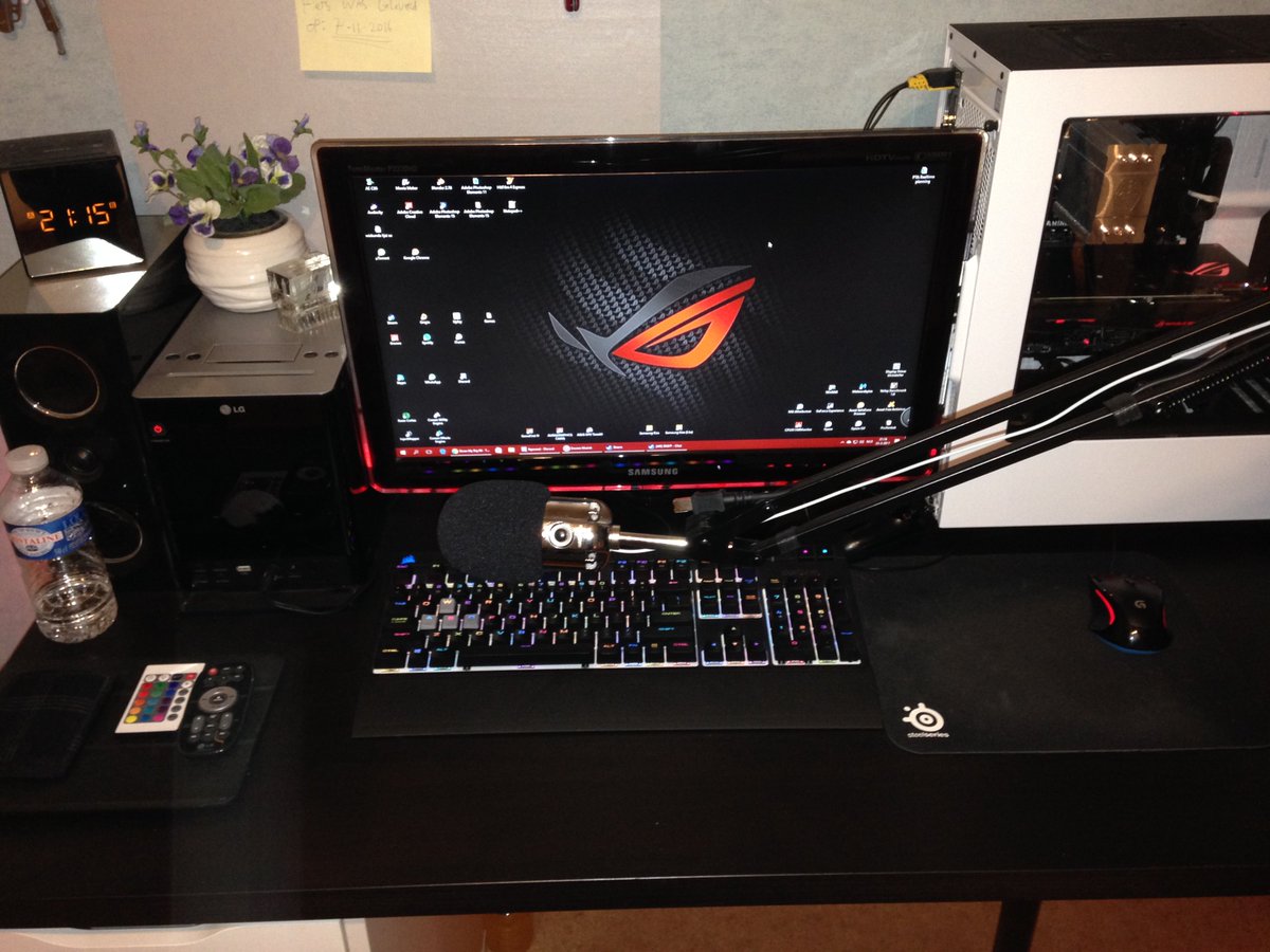 Yputi_'s tweet photo. @TechTimeNL Dit is me setup :D Ik ben benieuwd naar je feedback. Camera is niet geweldig en microfoon is nieuw dus let er niet op #showmyrig https://t.co/Qvpdoggo8b