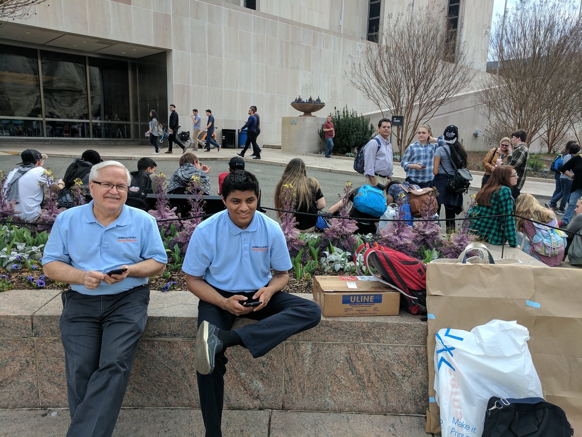 PHS_InvenTeam's tweet photo. Waiting outside the Smithsonian, waiting for Open Minds Reception to start #Excited https://t.co/f2VMe4YW5S