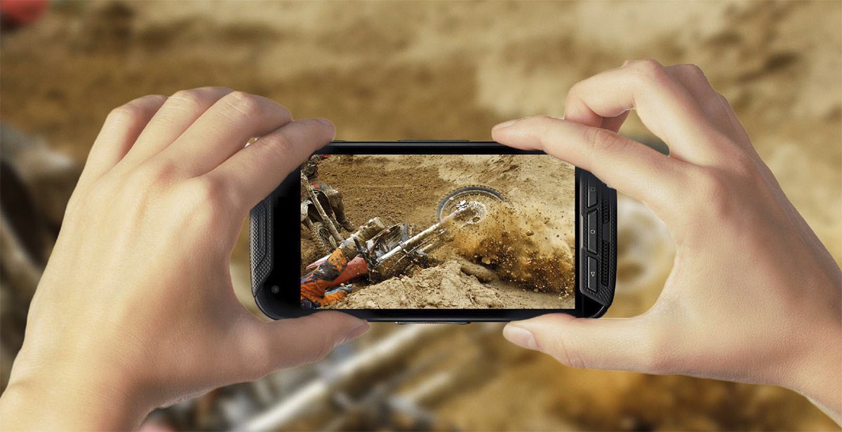 fitfoodiekarina's tweet photo. #DuraForcePRO by Kyocera can take a beating and has a 2-year warranty to back it up #rugged #smartphone #DFPWest https://t.co/Z2DhVpwDzv