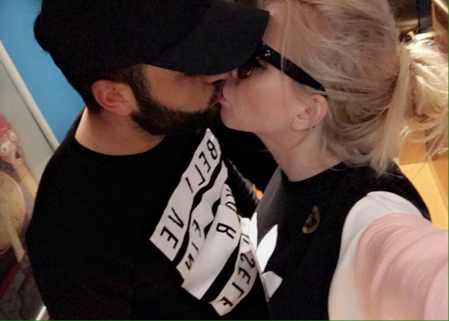 Marie-Eve tweet media