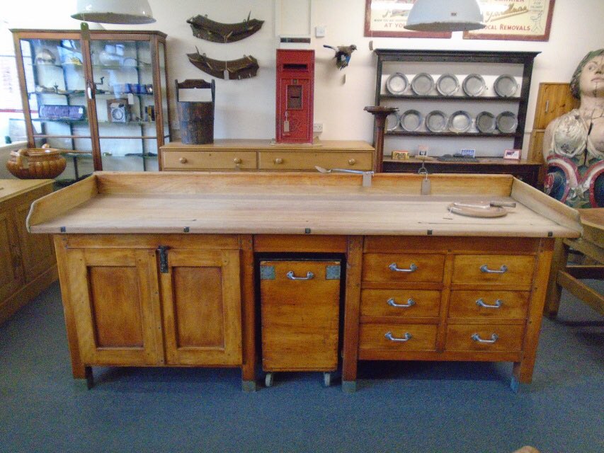 browns_antiques's tweet photo. 1940/50's Beech Wood Bakers Table from Belgium #antiquekitchen #industrialdesign #bakery #bakerstable #antiqueshop #southmoltonshops https://t.co/ck3OxpmLGc
