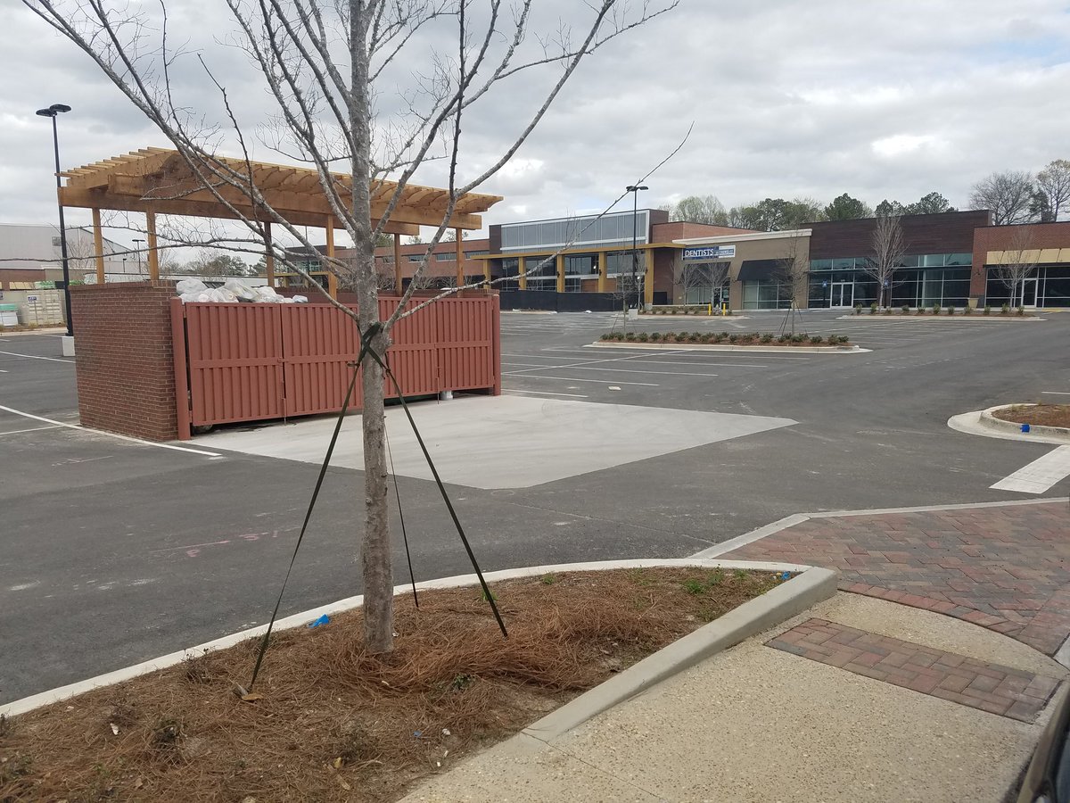 AndyYOriginal's tweet image. Garbage pergola welcome visitors to future @WholeFoods in @ChambleeGA 💩 #baddevelopment #bringittothestreet