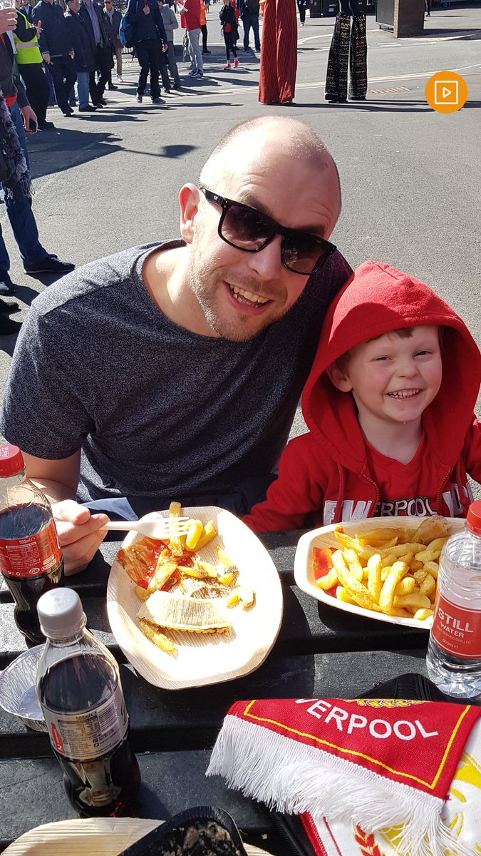 AlanF_Muir's tweet photo. Great day today with son and grandson watching the legends play, #passionatereds 👍 https://t.co/FnytlLG9B0
