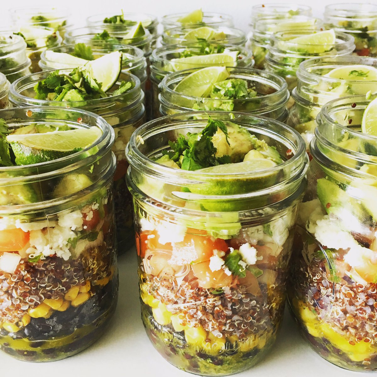 thelunchmason's tweet photo. Mexican quinoa jars!!! https://t.co/GgvpjhDNRE