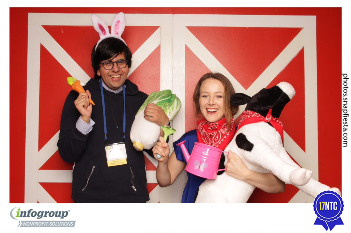 EstheryMeal's tweet image. #17NTC shenanigans with my #Alchemytech colleague Moya @PlazaDeLaRaza 😁🐄🐇🥕
