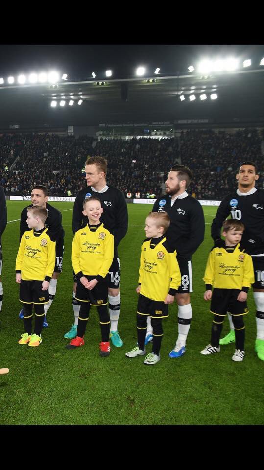 <a href="/lavendergrey/">Lavender grey</a> the <a href="/BelperTownFC/">𝗕𝗲𝗹𝗽𝗲𝗿 𝗧𝗼𝘄𝗻 | 𝟣𝟪𝟪𝟥</a> U9's boys with the <a href="/dcfcofficial/">Derby County</a> players