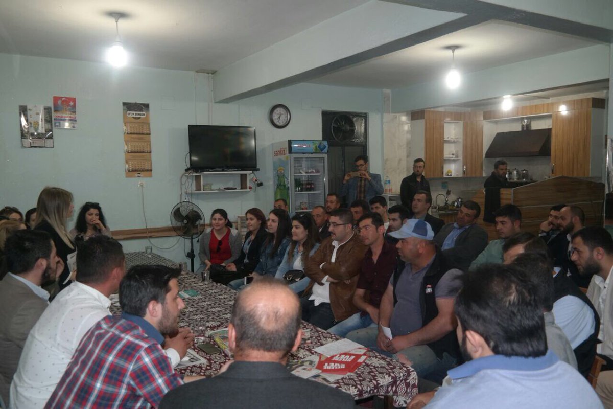 Manisa Alaşehirde geçmiş dönem Mv. Adayımız Güzide İçen Kasap ile Genç Kürsü programımızı gerçekleştirdik.
