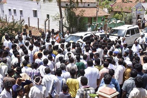 bjpVSP's tweet photo. ಶಿರಮಳ್ಳಿ, ಕುರಿಹುಂಡಿ ಹಾಗೂ ಚಂದ್ರವಾಡಿ ಗ್ರಾಮಪ೦ಚಾಯಿತಿ ವ್ಯಾಪ್ತಿಯಲ್ಲಿ ಮತವನ್ನು ಯಾಚಿಸಿದ ಶ್ರೀ ಬಿ ಎಸ ಯಡಿಯೂರಪ್ಪ ನವರು . https://t.co/v1MZjot9wH